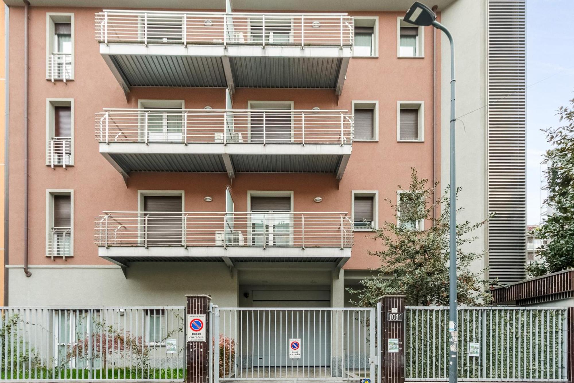 Rentopolis Apartments - Palazzo Candiani Milão Exterior foto